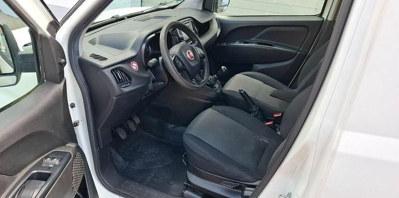 Gebraucht Fiat Doblò 90 PS (66 kW) 2016 Weiß Van / Kleinbus