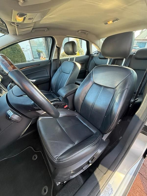 Gebraucht Ford Mondeo Ghia 145 PS (106 kW) 2007 Silber Limousine