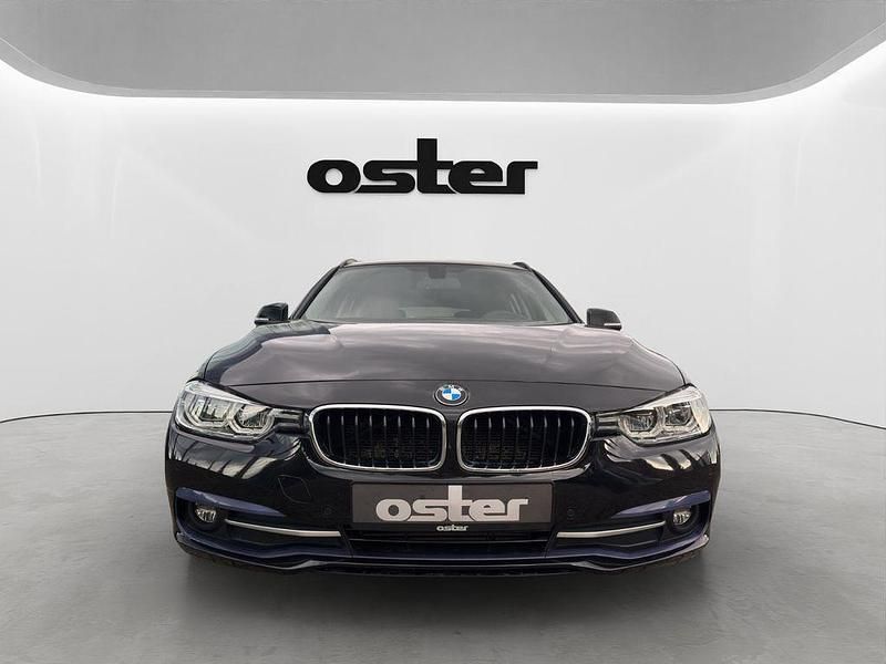Gebraucht BMW 320 Sport Line 190 PS (139 kW) 2017 Saphirschwarz Kombi