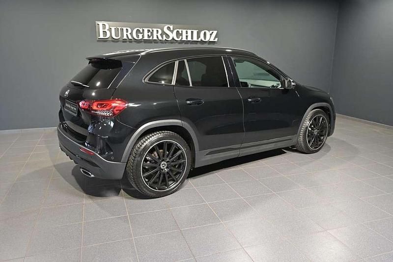 Gebraucht Mercedes GLA200 AMG 150 PS (110 kW) 2021 Metalliclack kosmosschwarz SUV