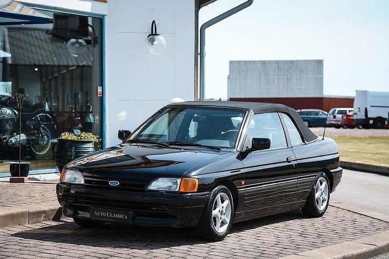 Gebraucht Ford Escort Cabriolet 105 PS (77 kW) 1991 Schwarz Cabrio