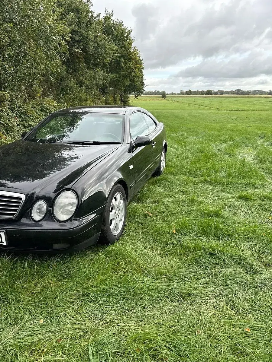 Gebraucht Mercedes CLK200 136 PS (100 kW) 1997 Schwarz Coupé