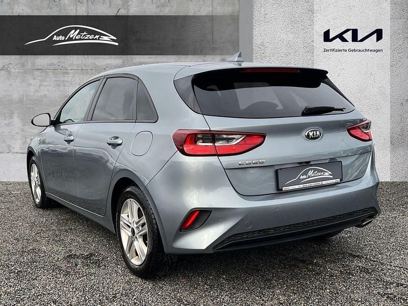Gebraucht Kia Ceed Edition 7 99 PS (72 kW) 2019 Css) lunarsilber met. (silber Kleinwagen