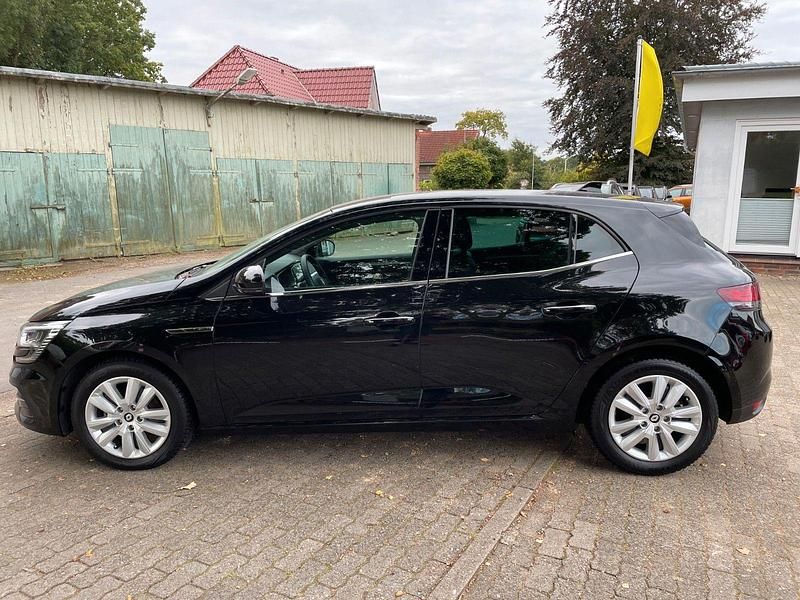 Gebraucht Renault Mégane IV Intens 116 PS (85 kW) 2022 Schwarz Limousine
