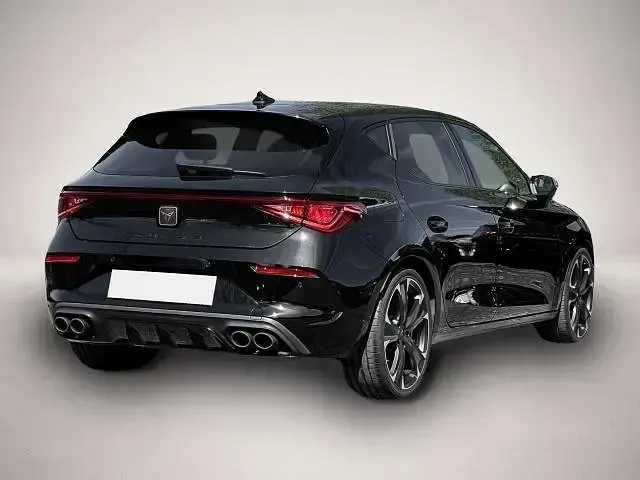 Gebraucht Cupra Leon VZ 300 PS (220 kW) 2024 Manufacturer Limousine
