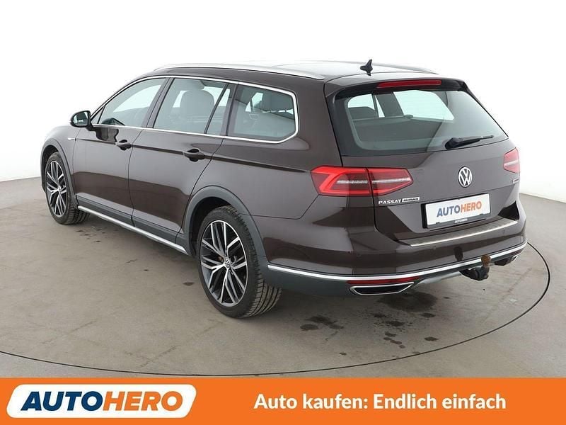 Gebraucht VW Passat Alltrack 190 PS (139 kW) 2018 Violet Kombi