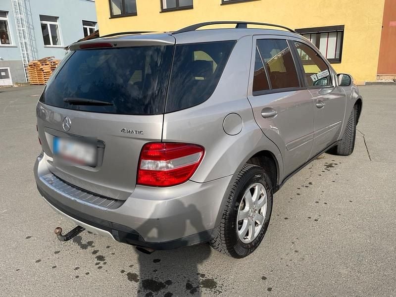 Gebraucht Mercedes ML350 272 PS (200 kW) 2006 Silber SUV