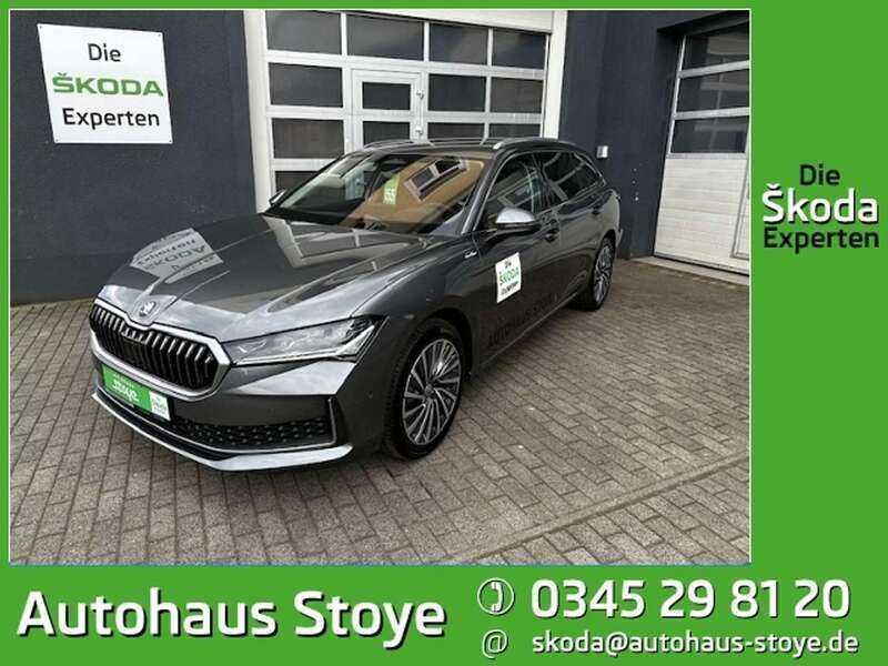Graphitgrau metallic Gebraucht 2024 Skoda Superb LAURIN & KLEMENT Kombi | 42.350 € (Etwas zu teuer) - Bild 1/4