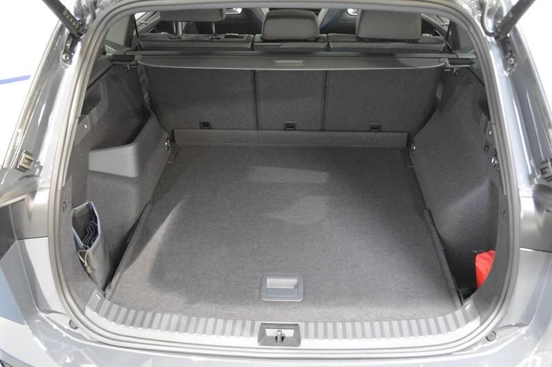 Gebraucht VW Tayron R-line 193 PS (141 kW) 2025 Grau SUV