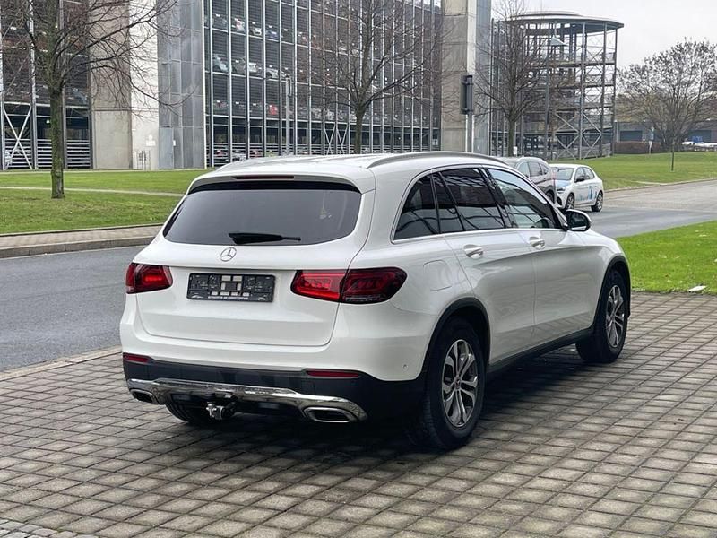 Gebraucht Mercedes GLC200 163 PS (119 kW) 2019 Weiß SUV