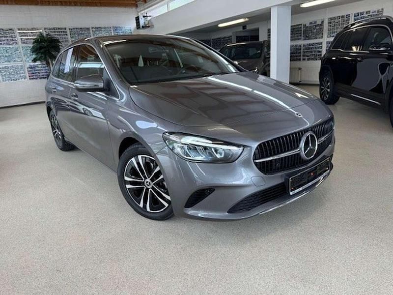 Gebraucht Mercedes B180 Advanced 136 PS (100 kW) 2024 Mountaingrau metallic Kleinwagen