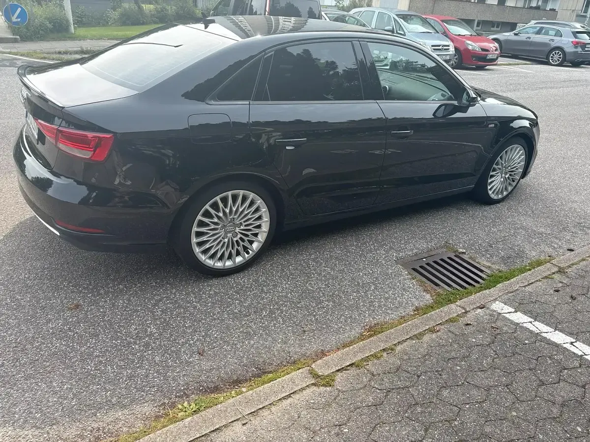Używany Audi A3 Advanced 150 KM (110 kW) 2016 Czarny Sedan/Limuzyna