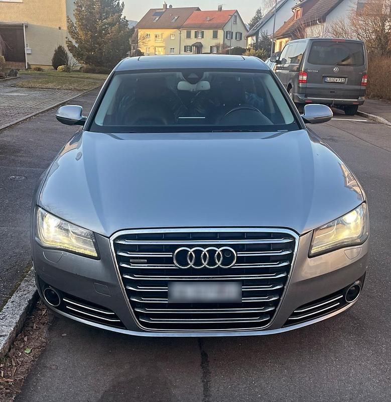 Silber Gebraucht 2010 Audi A8 Comfort Limousine | 10.999 € (Guter Preis) - Bild 1/4