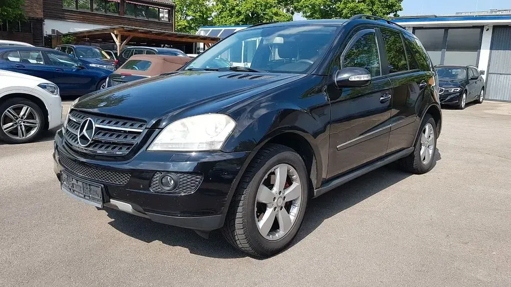 Gebraucht Mercedes ML320 224 PS (164 kW) 2007 Schwarz SUV
