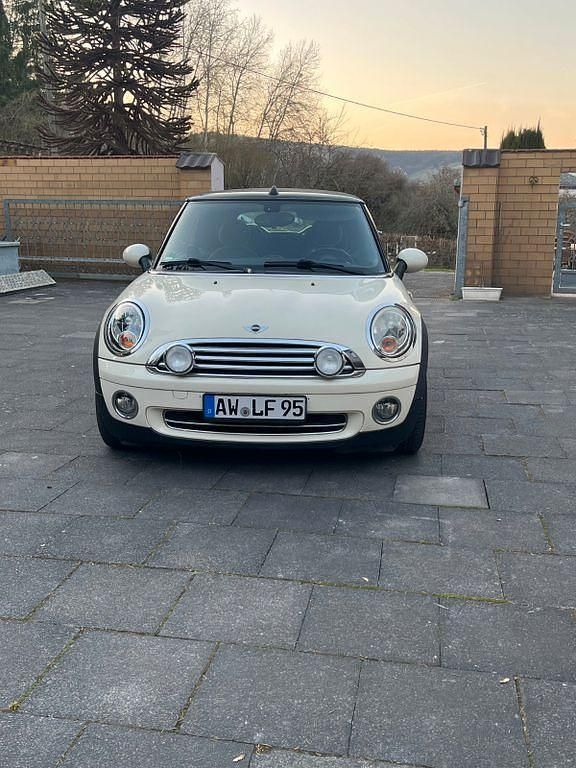 Gebraucht Mini Cooper Cabriolet 120 PS (88 kW) 2009 Weiß Cabrio