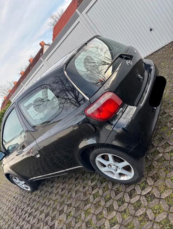 Gebraucht Toyota Yaris 68 PS (50 kW) 2001 Schwarz Kleinwagen