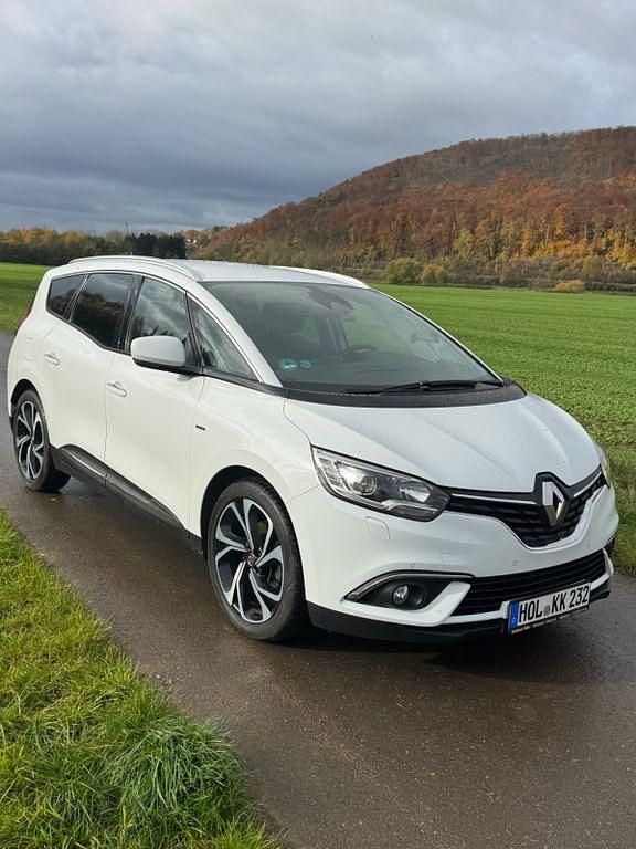Weiß Gebraucht 2018 Renault Grand Scénic IV Bose Edition Van / Kleinbus | 15.000 € (Teuer) - Bild 1/4