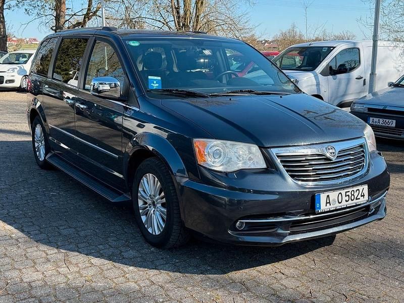 Gebraucht Lancia Voyager Platinum 178 PS (130 kW) 2014 Grau Van / Kleinbus