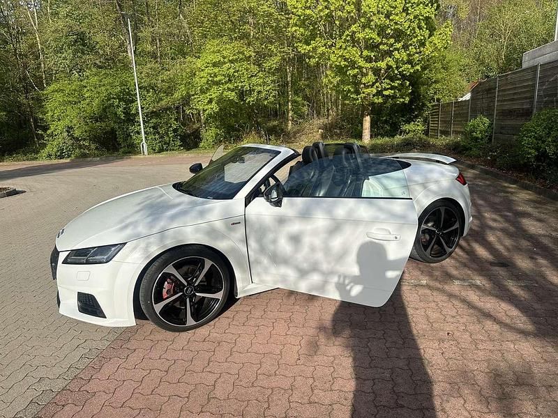 Używany Audi TT S-Line 230 KM (169 kW) 2018 Biały Coupe