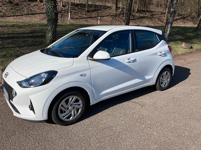 Gebraucht Hyundai i10 Select 67 PS (49 kW) 2021 Weiß Kleinwagen