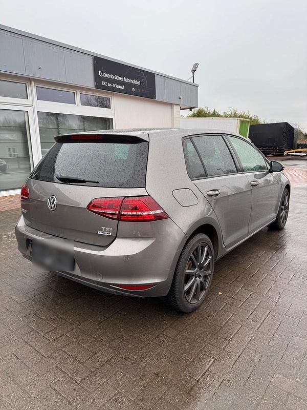 Grau Gebraucht 2015 VW Golf VII Kleinwagen | 9.300 € (Guter Preis) - Bild 1/4