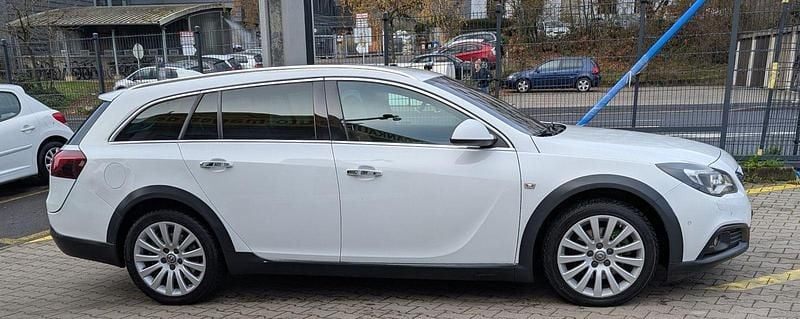 Gebraucht Opel Insignia Country Tourer OPC 170 PS (125 kW) 2017 Weiß Kombi