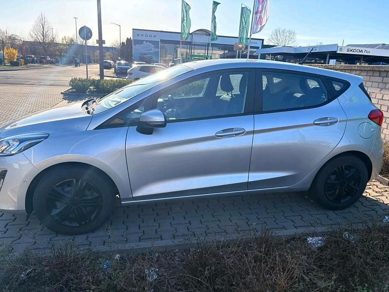 Gebraucht Ford Fiesta Active 101 PS (74 kW) 2019 Silber Kleinwagen