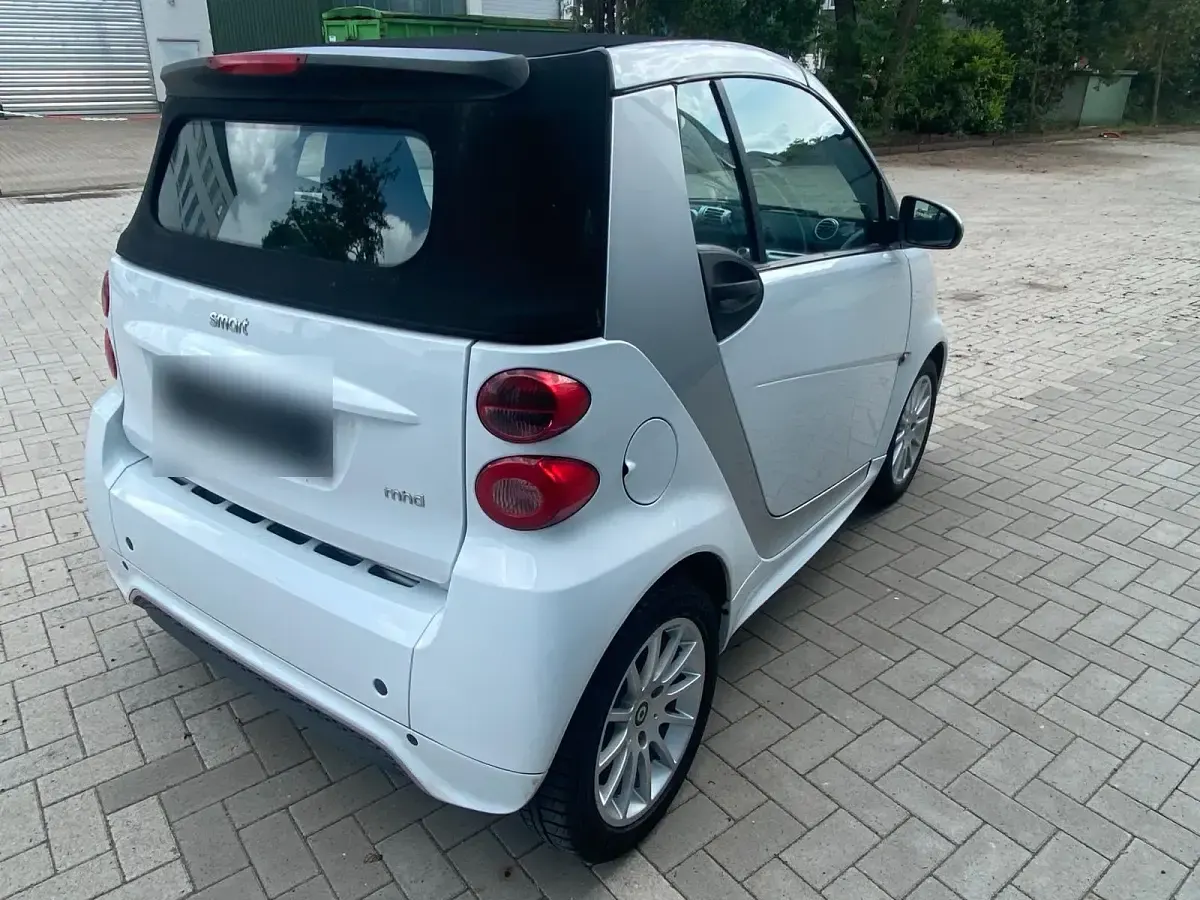 Gebraucht Smart ForTwo Cabrio 71 PS (52 kW) 2014 Weiß Cabrio