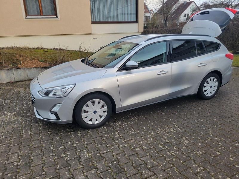 Gebraucht Ford Focus 101 PS (74 kW) 2019 Silber Kombi