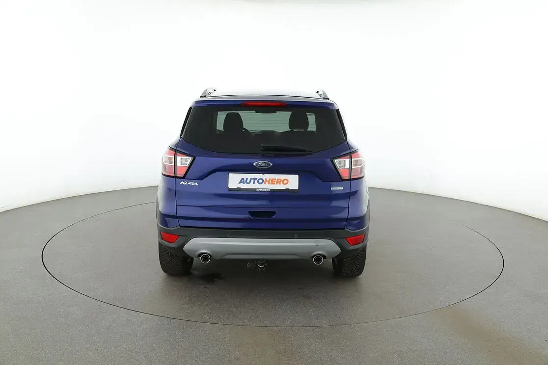 Gebraucht Ford Kuga Titanium 150 PS (110 kW) 2018 Blau SUV
