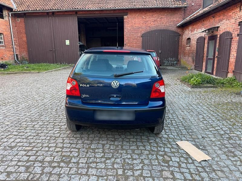 Używany VW Polo 60 KM (44 kW) 2004 Niebieski Hatchback