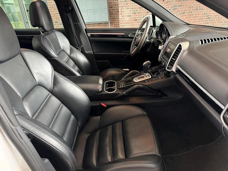 Gebraucht Porsche Cayenne Sport 262 PS (192 kW) 2016 Weiß SUV