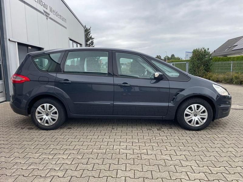 Gebraucht Ford S-MAX Trend 160 PS (117 kW) 2011 Grau Van / Kleinbus