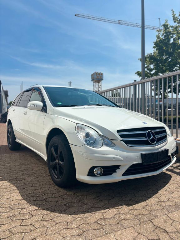 Weiß Gebraucht 2009 Mercedes R280 Van / Kleinbus | 5.990 € (Fairer Preis) - Bild 1/4
