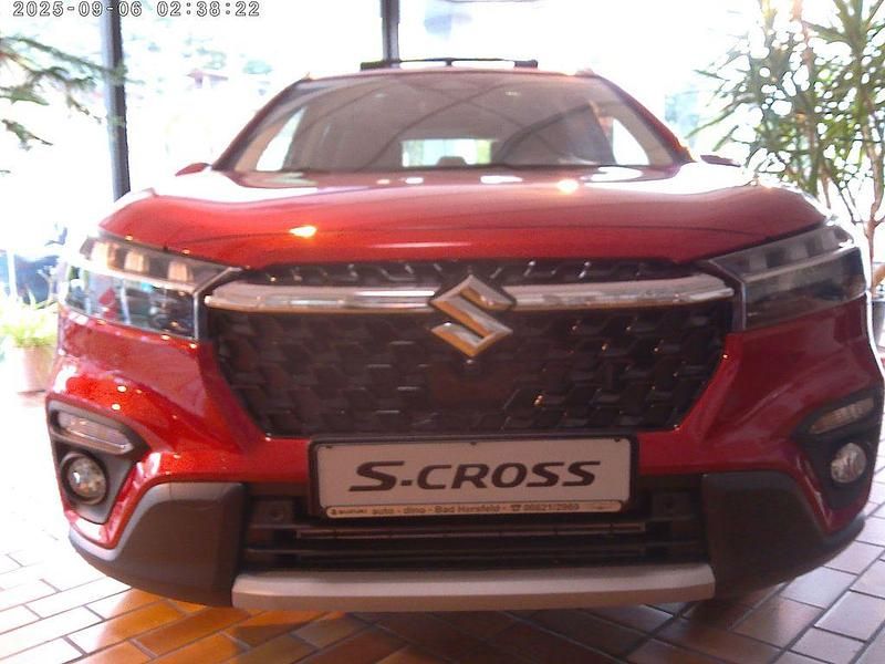 Gebraucht Suzuki SX4 S-Cross Comfort+ 129 PS (94 kW) 2025 Rot SUV