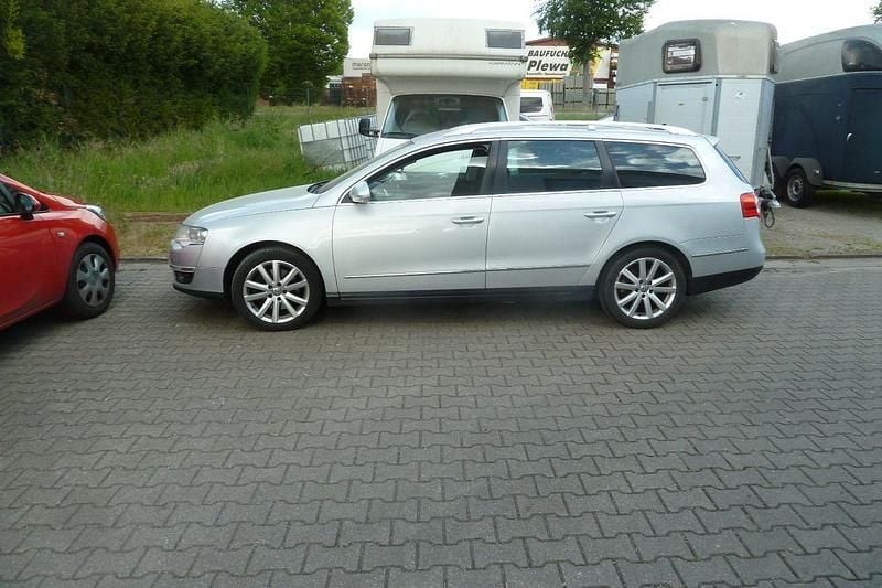 Silber Gebraucht 2008 VW Passat Highline Kombi | 3.200 € (Fairer Preis) - Bild 1/4