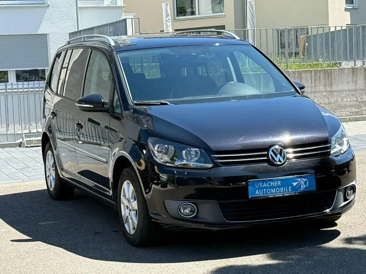 Gebraucht VW Touran Highline 105 PS (77 kW) 2011 Schwarz Van / Kleinbus