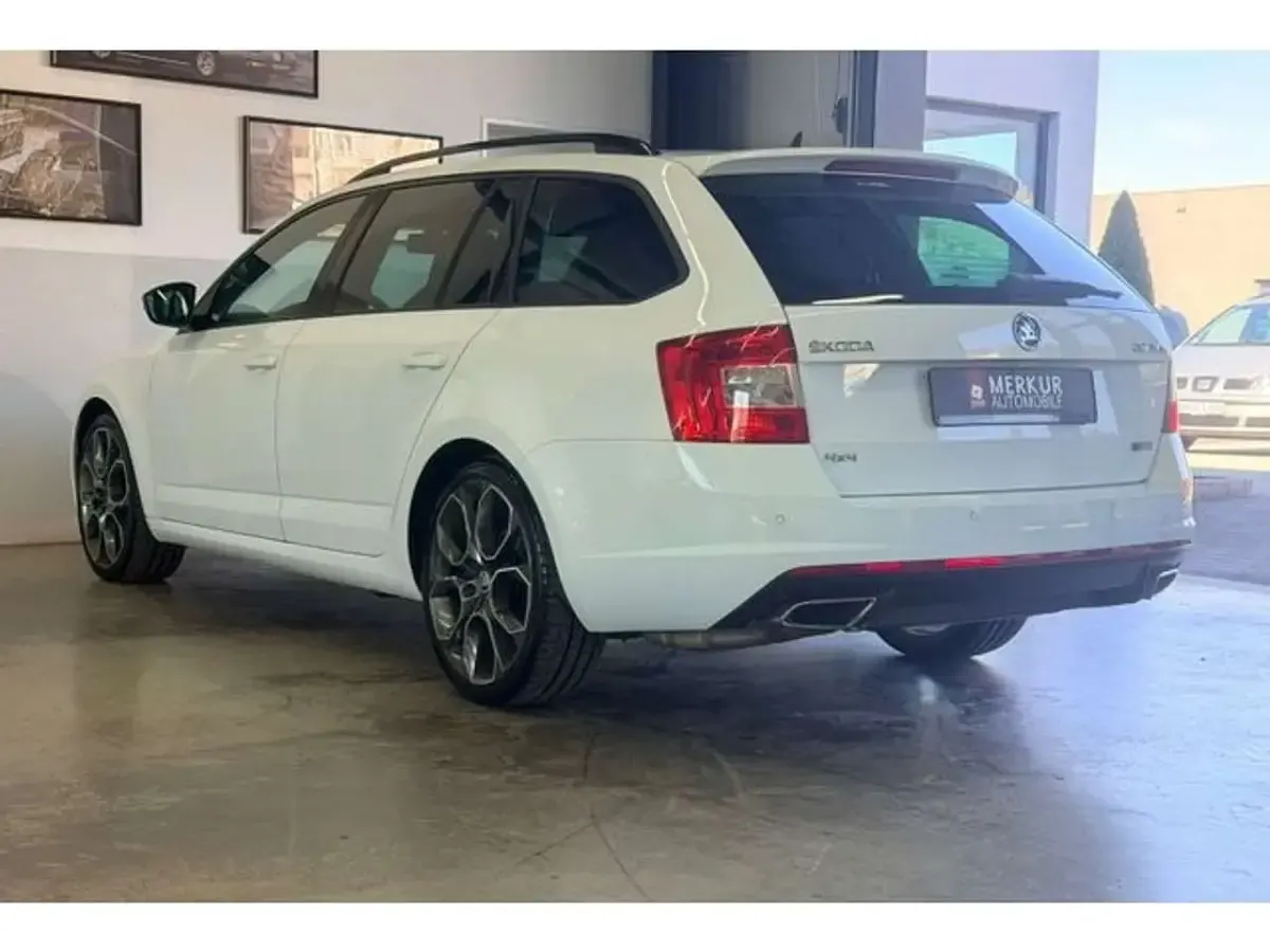 Gebraucht Skoda Octavia RS 184 PS (135 kW) 2016 Bila laser/laser white Kombi