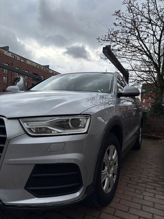 Gebraucht Audi Q3 Design 150 PS (110 kW) 2017 Silber SUV