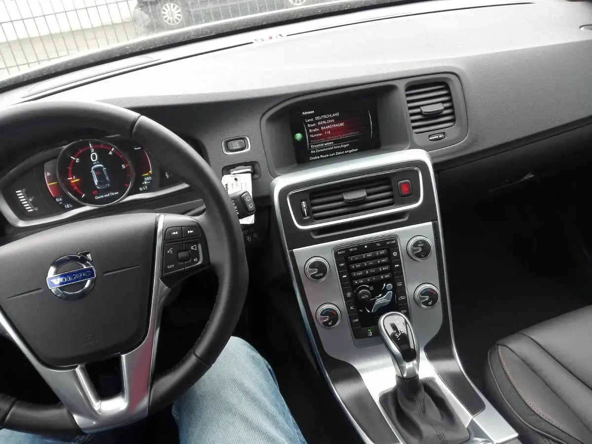 Gebraucht Volvo V60 Ocean Race 224 PS (164 kW) 2015 Weiß Kombi