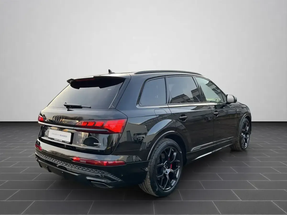 Neu Audi Q7 Comfort 286 PS (210 kW) 2026 Mythosschwarz metallic (metallic) SUV