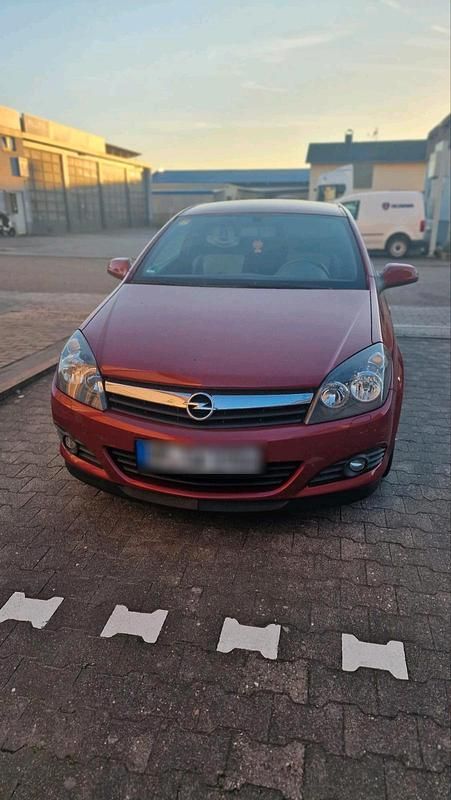 Rot Gebraucht 2006 Opel Astra GTC Coupé | 3.850 € - Bild 1/4