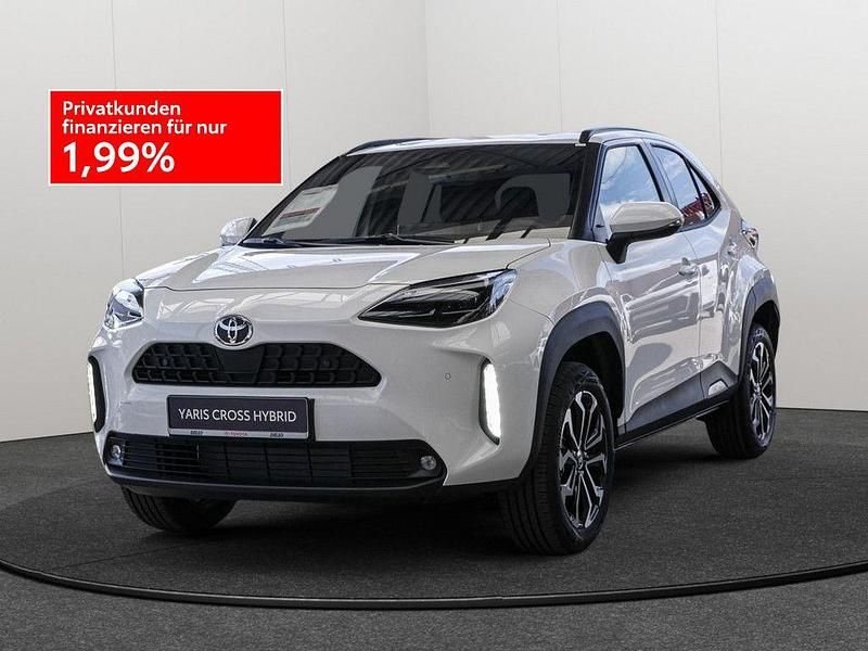 Neu Toyota Yaris Cross 131 PS (96 kW) 2025 Weiß SUV
