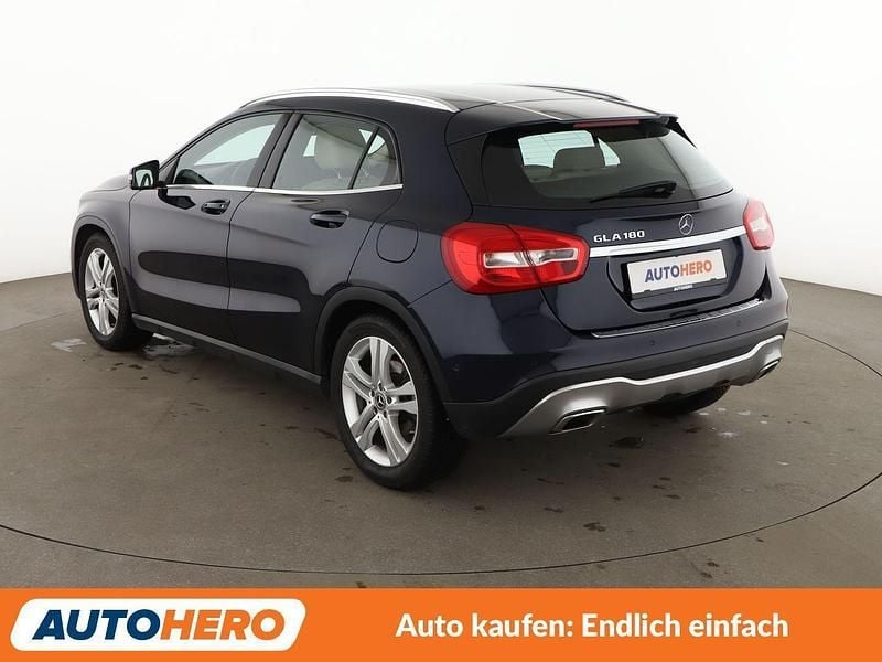 Gebraucht Mercedes GLA180 Urban 122 PS (89 kW) 2018 Blau SUV