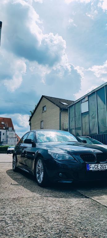 Schwarz Gebraucht 2006 BMW 523 Comfort Edition Limousine | 6.600 € (Fairer Preis) - Bild 1/4