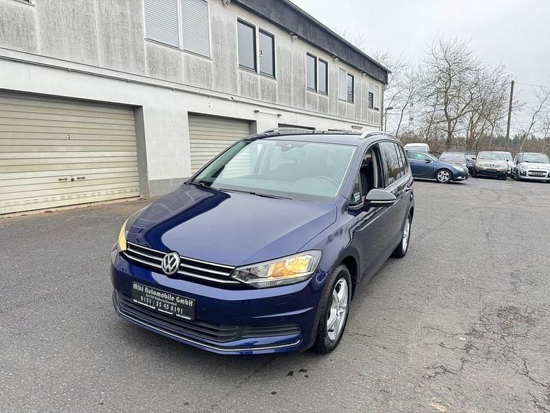 Blau Gebraucht 2019 VW Touran IQ Drive Van / Kleinbus | 20.499 € (Fairer Preis) - Bild 1/4