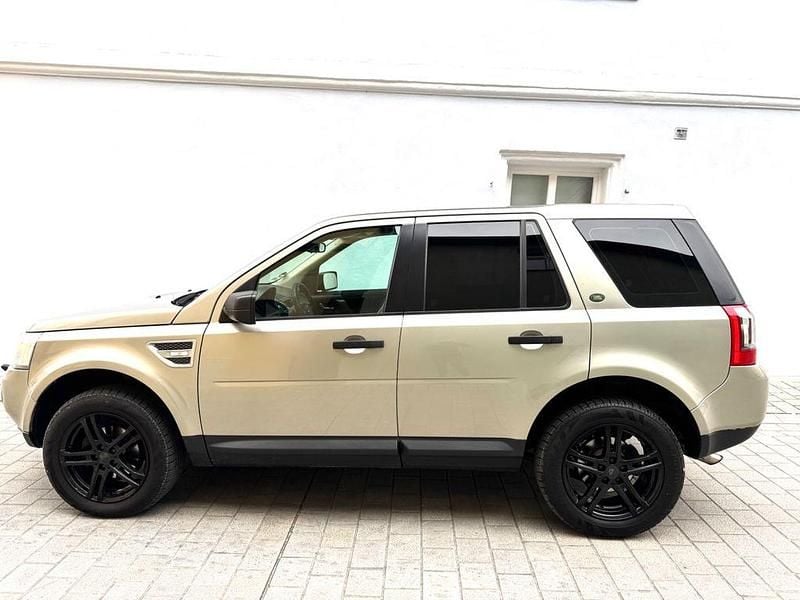 Grau Gebraucht 2010 Land Rover Freelander 2 S SUV | 4.950 € (Superpreis) - Bild 1/4