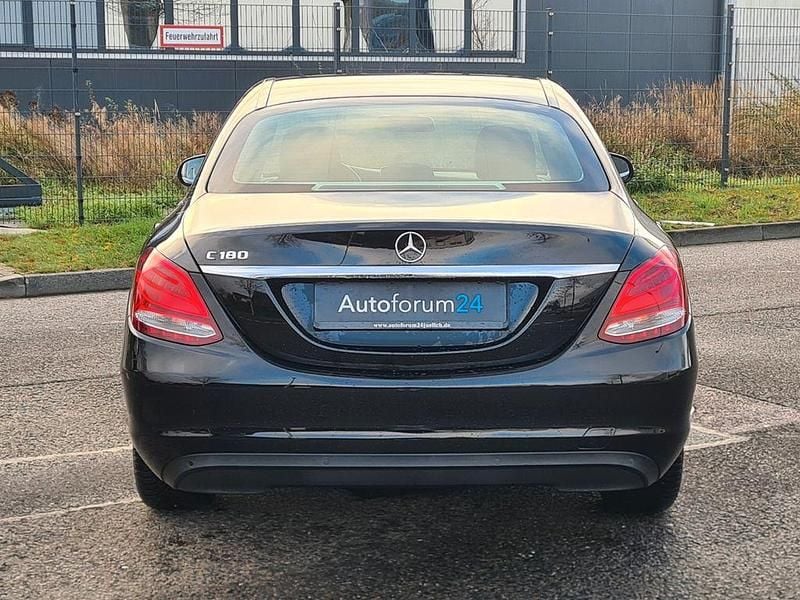 Gebraucht Mercedes C180 156 PS (114 kW) 2018 Schwarz Limousine