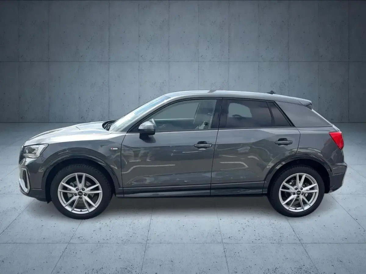 Gebraucht Audi Q2 S-Line 116 PS (85 kW) 2025 Grau SUV