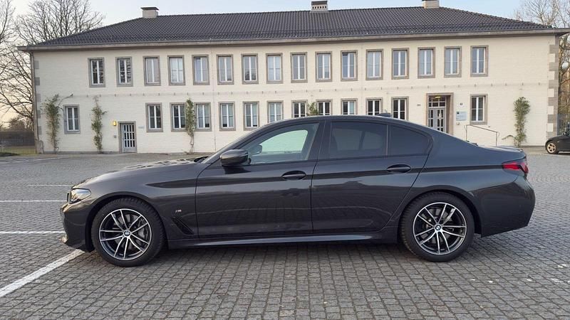 Gebraucht BMW 540 Shadowline 333 PS (244 kW) 2021 Grau Limousine